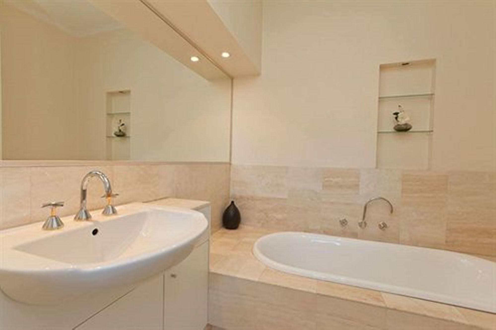 Sixty Two On Grey Serviced Apartments Melbourne Luaran gambar